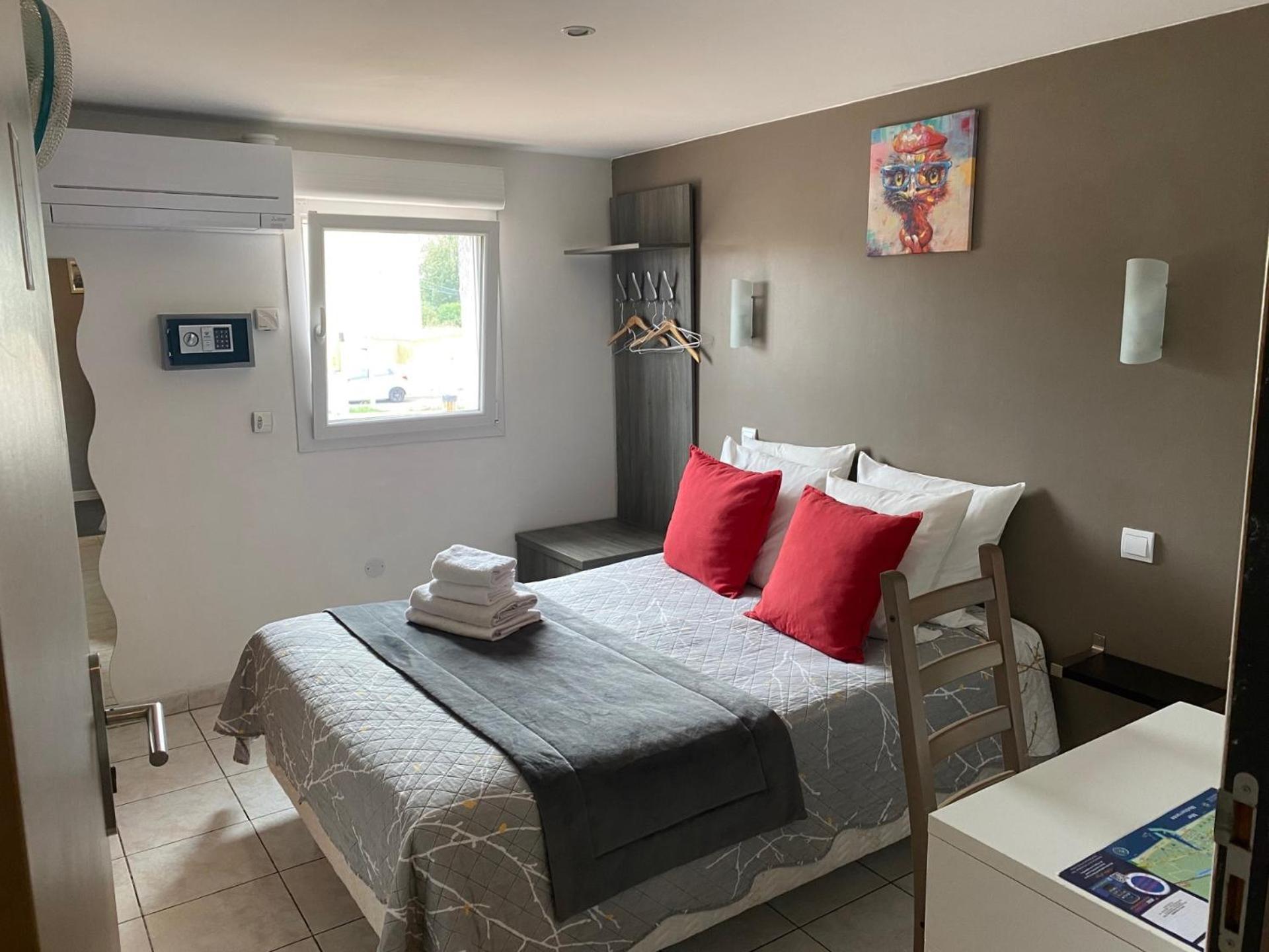 Logis Hotel La Chaumiere Marseillan  Eksteriør billede