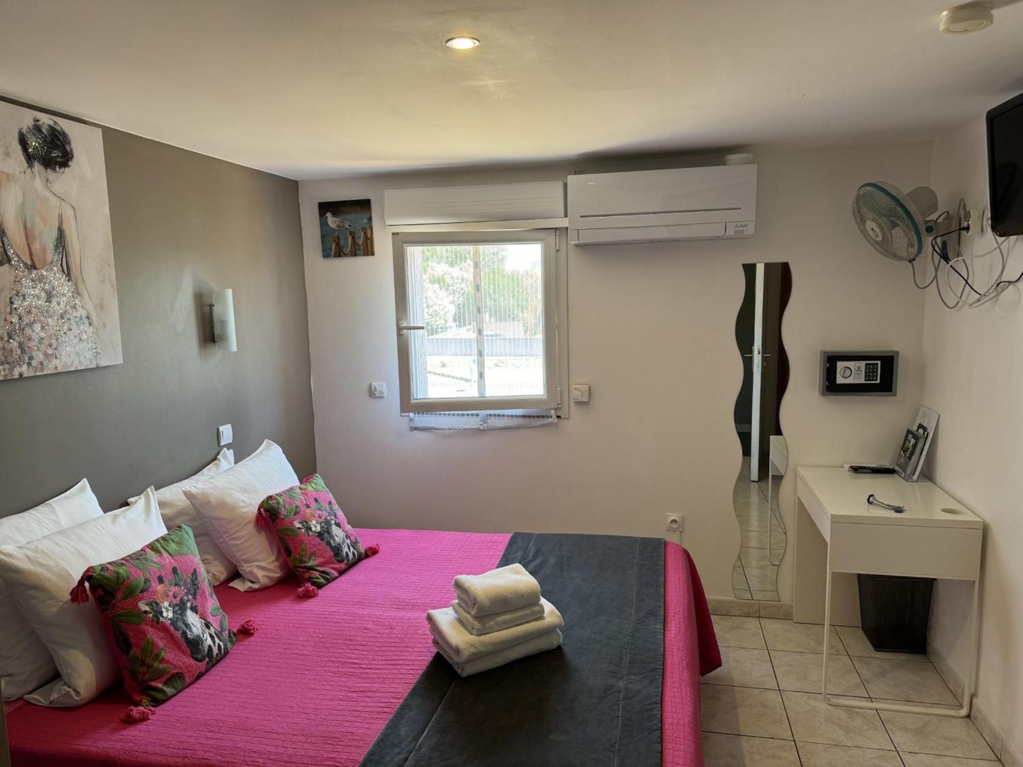 Logis Hotel La Chaumiere Marseillan  Eksteriør billede