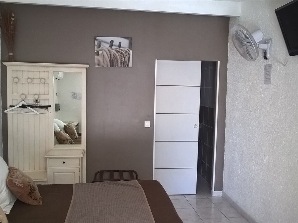 Logis Hotel La Chaumiere Marseillan  Eksteriør billede