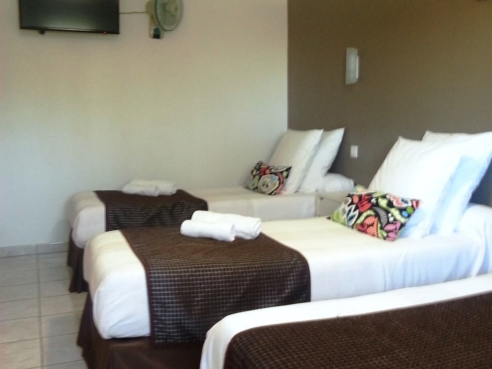 Logis Hotel La Chaumiere Marseillan  Eksteriør billede